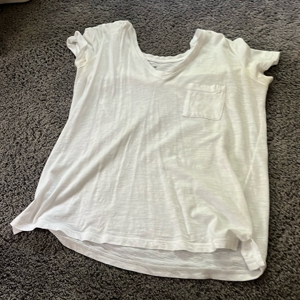 madewell white v neck with pocket size medium